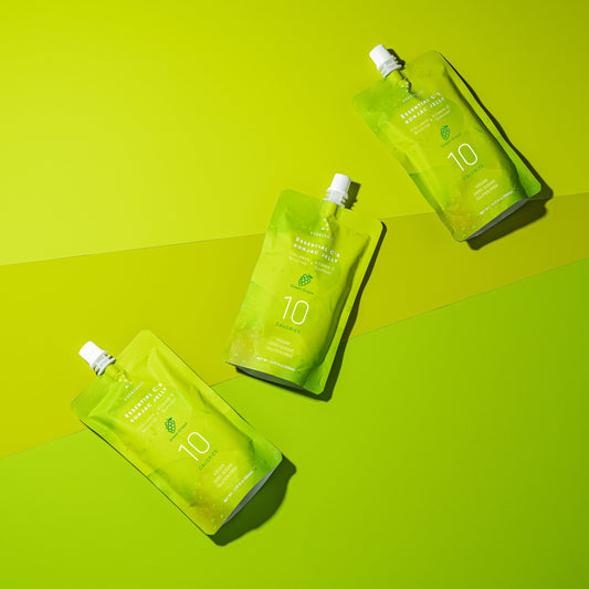 Veganski konjak jelly z okusom zelenega grozdja, obogaten s kolagenom in vitaminom C na zeleni podlagi